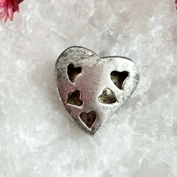 SIlver Tone Tiny Dainty Heart Shaped Vintage Pendant Charm | Trinket - Picture 1 of 9